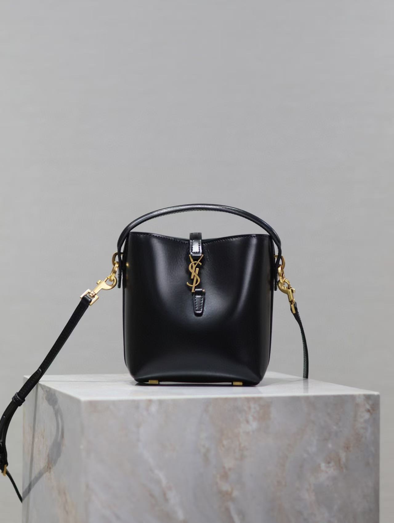Sanit Laurent LE 37 MINI IN SHINY LEATHER Black