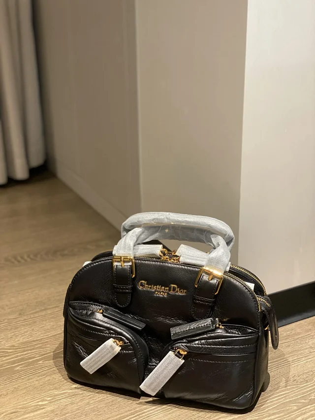 Dior bowling bag size 𝟑𝟏×𝟐𝟒×𝟗𝐜𝐦