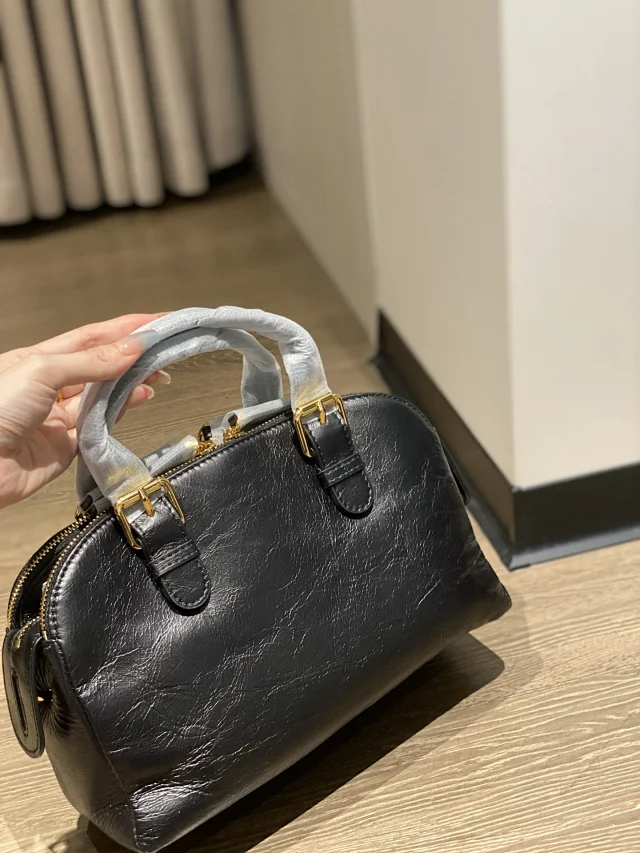 Dior bowling bag size 𝟑𝟏×𝟐𝟒×𝟗𝐜𝐦