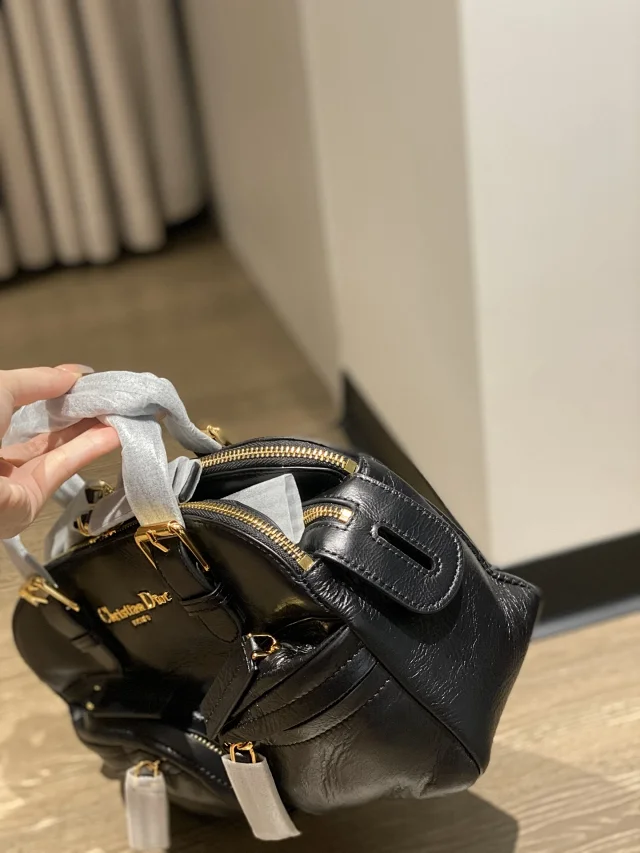 Dior bowling bag size 𝟑𝟏×𝟐𝟒×𝟗𝐜𝐦