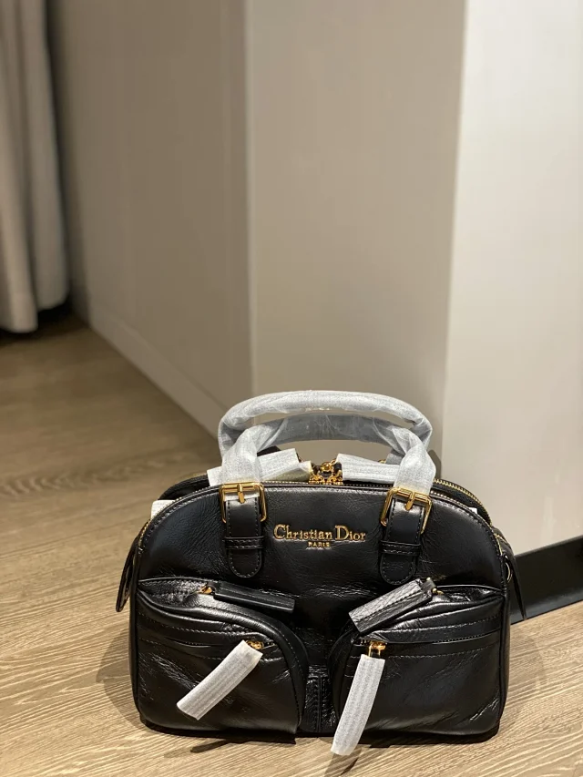 Dior bowling bag size 𝟑𝟏×𝟐𝟒×𝟗𝐜𝐦
