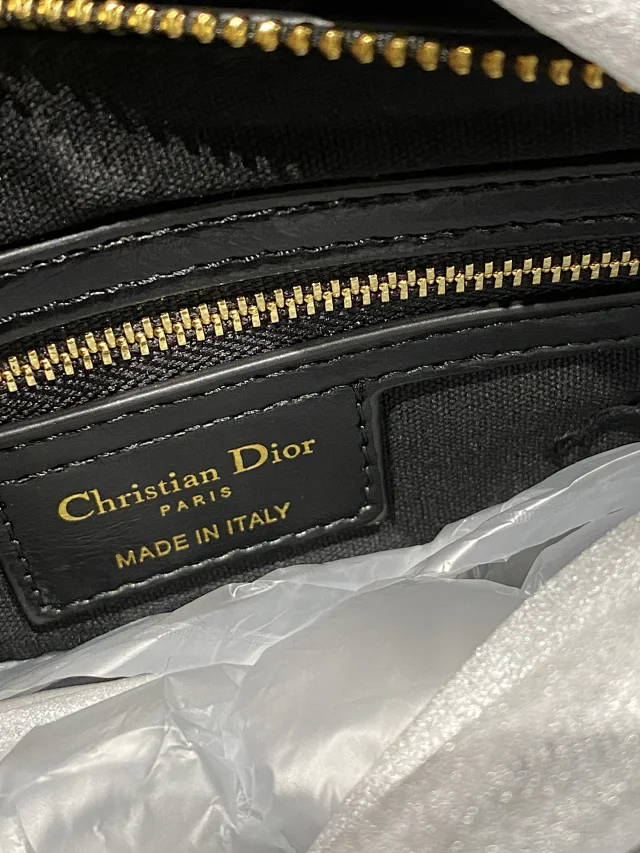 Dior bowling bag size 𝟑𝟏×𝟐𝟒×𝟗𝐜𝐦