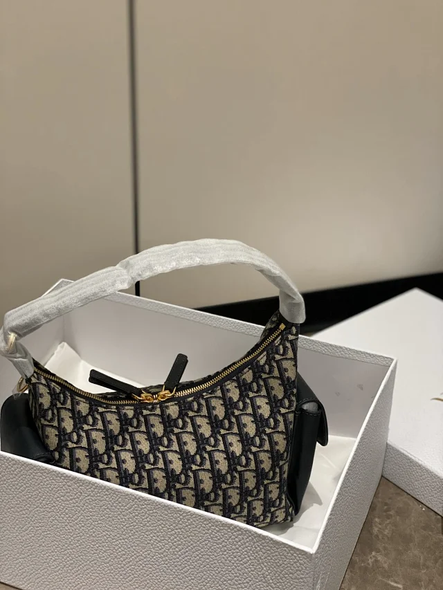 Dior Medium D-Dream Bag in blue Dior Oblique jacquard