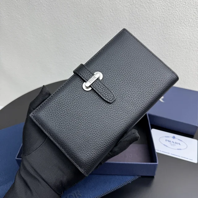 Dior Normandie Vertical Bifold Wallet in black Dior Icons calfskin