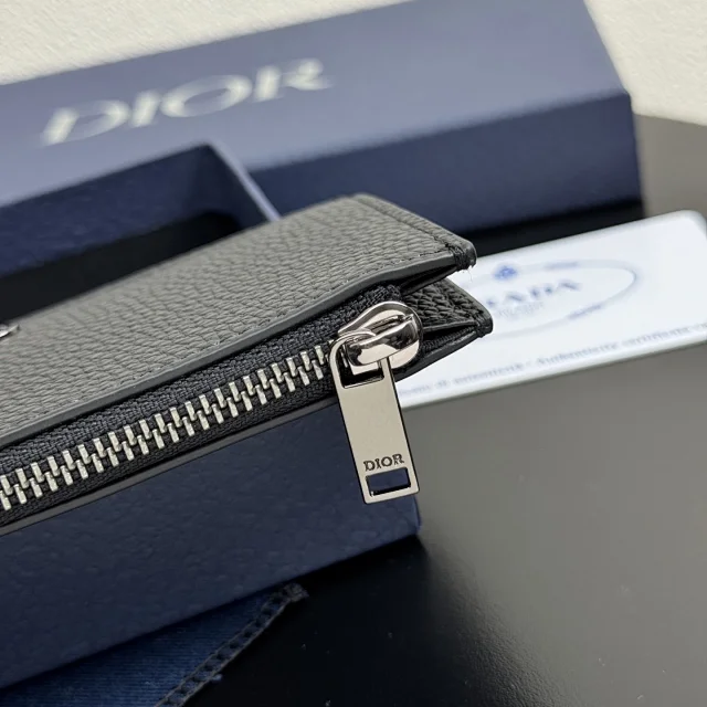 Dior Vertical Bifold Wallet in Dior Gravity leather with the Dior Oblique jacquard canvas