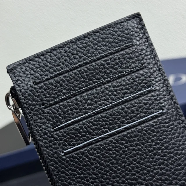Dior Vertical Bifold Wallet in Dior Gravity leather with the Dior Oblique jacquard canvas