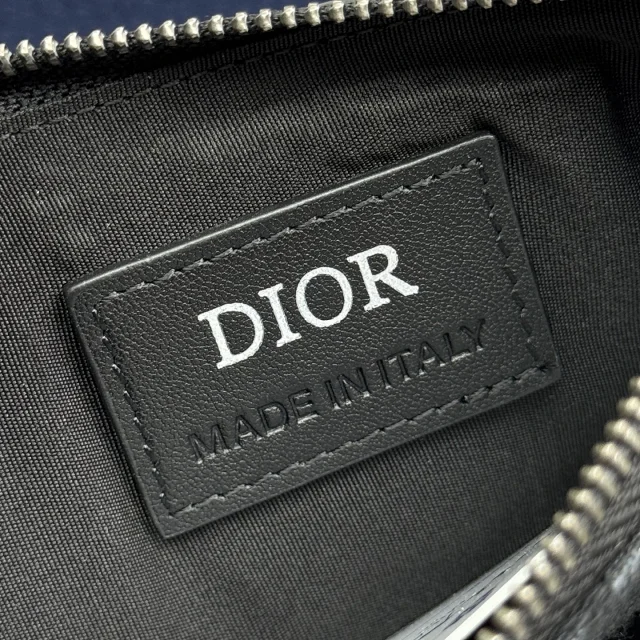 Dior Vertical Bifold Wallet in Dior Gravity leather with the Dior Oblique jacquard canvas