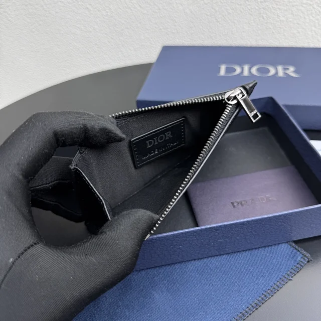 Dior Vertical Bifold Wallet in Dior Gravity leather with the Dior Oblique jacquard canvas