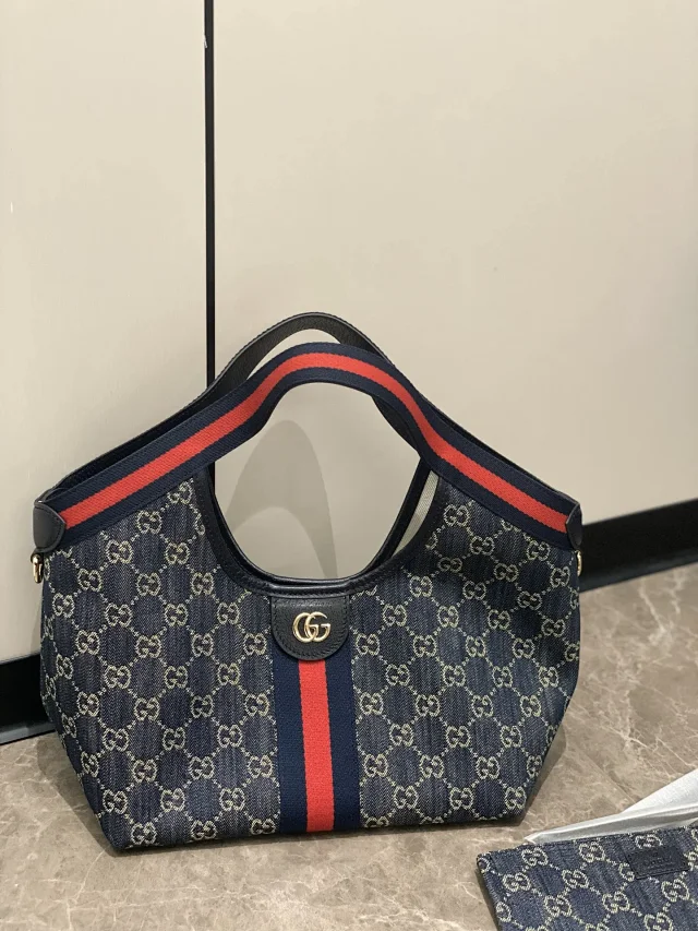 Gucci Giglio small tote bag.