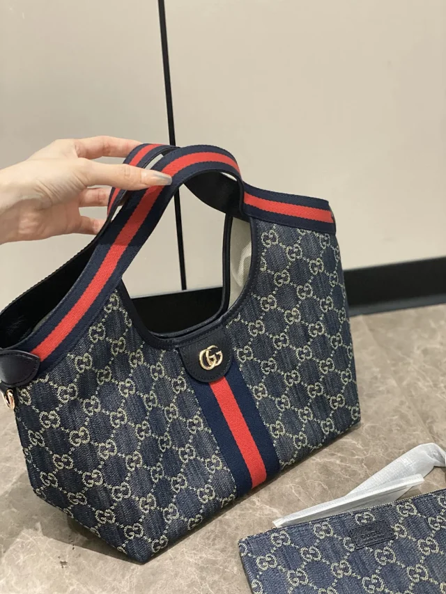 Gucci Giglio small tote bag.