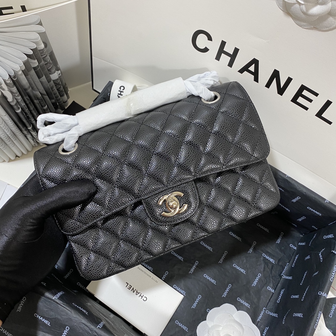 Chanel Classic Flap bag with gold-tone hardware cavier leather
