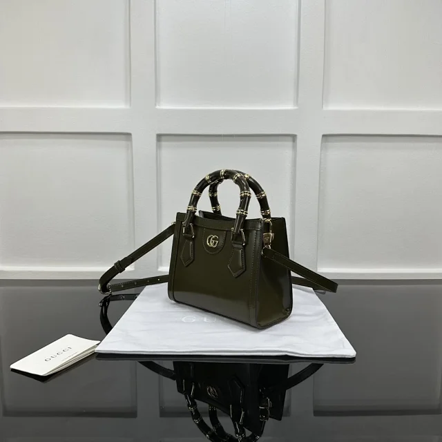 Gucci Diana small tote bag in green leather