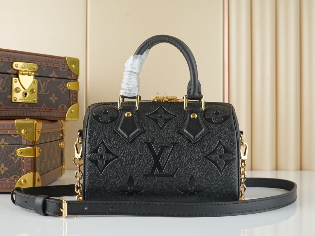 LV Speedy Bandoulière 20 handbag in black Monogram Empreinte leather.