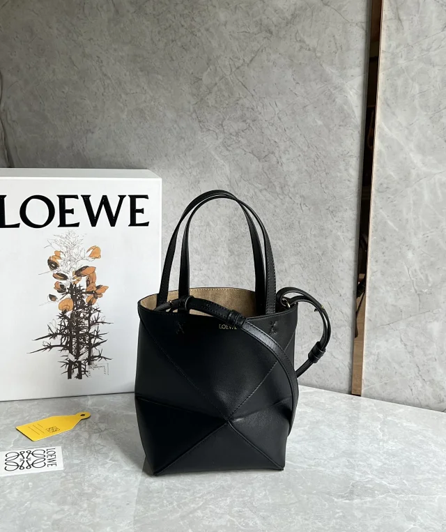Loewe Puzzle Fold Tote bag in black leather