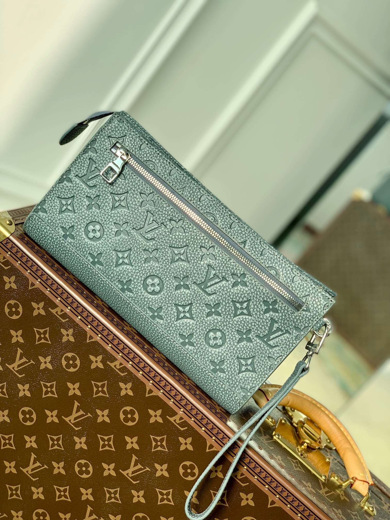 LV Wallet
