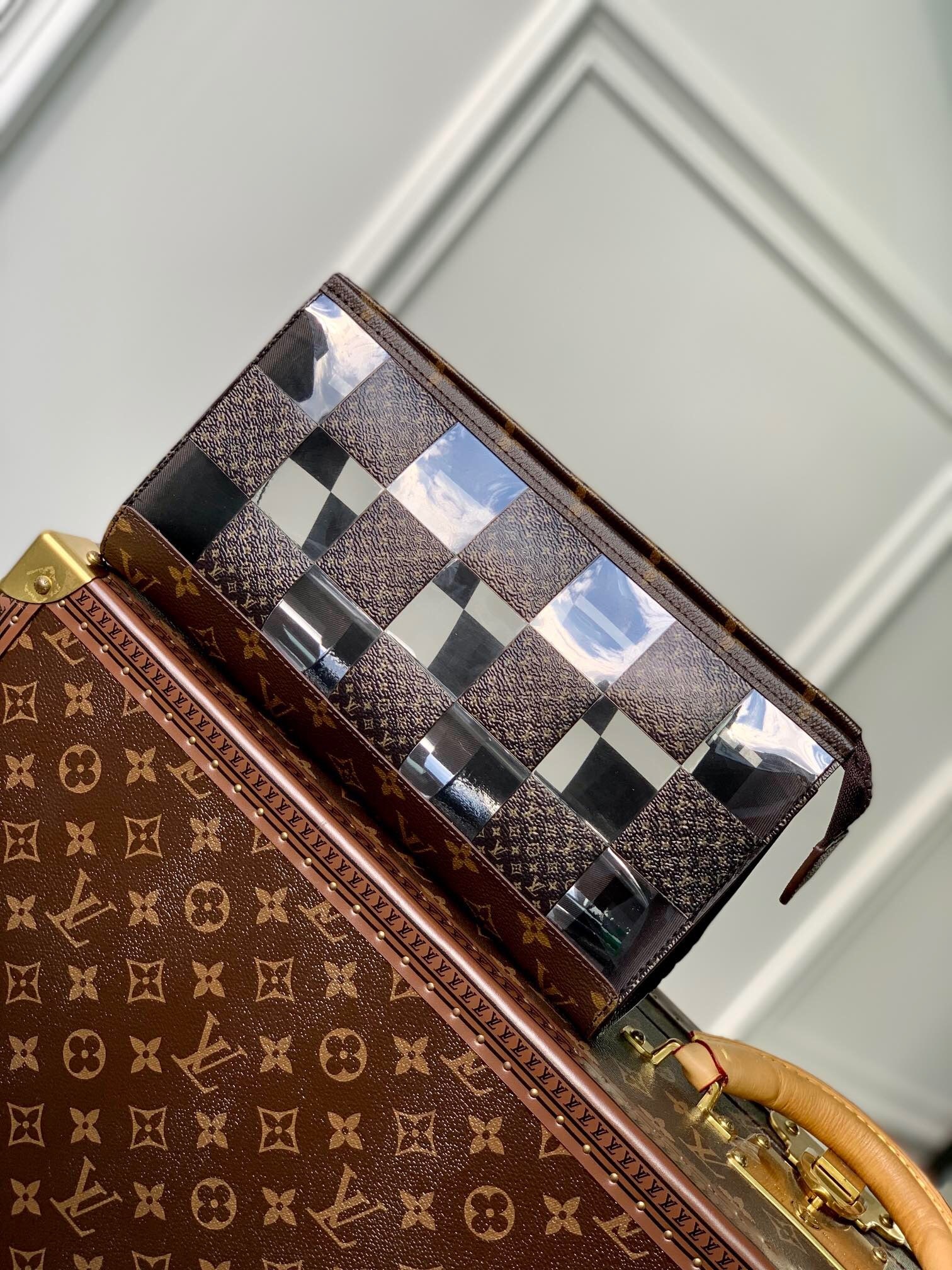 LV Wallet