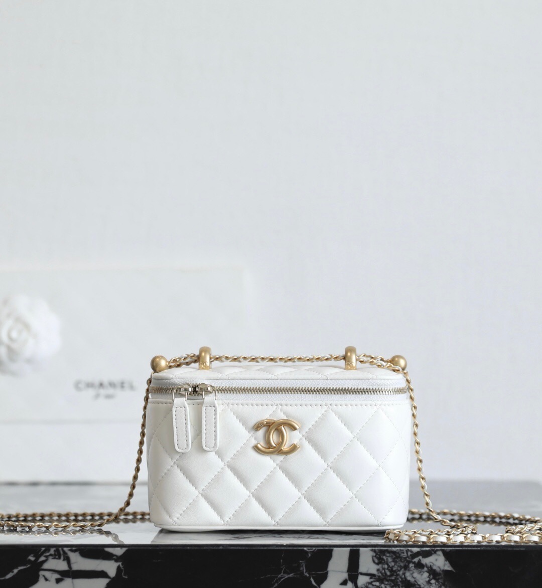 Chanel Vanity with Chain bag white leather and gold-tone metal hardware