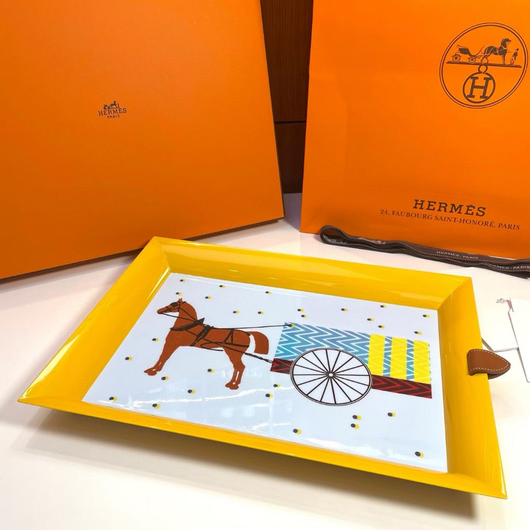 Hermes Atrium Hypnomobile long tray in citrine lacquered wood all colors