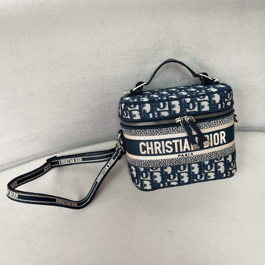 Dior Travel Vanity Case with a blue Dior Oblique embroidery