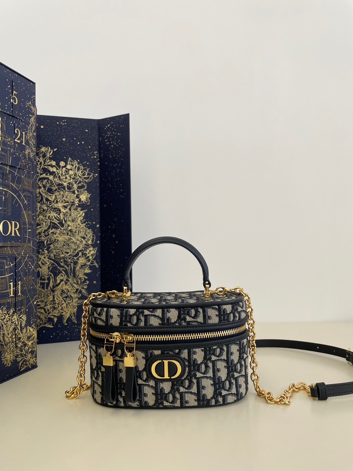 Dior 30 Oblique jacquard Montaigne Mini Vanity Case in blue