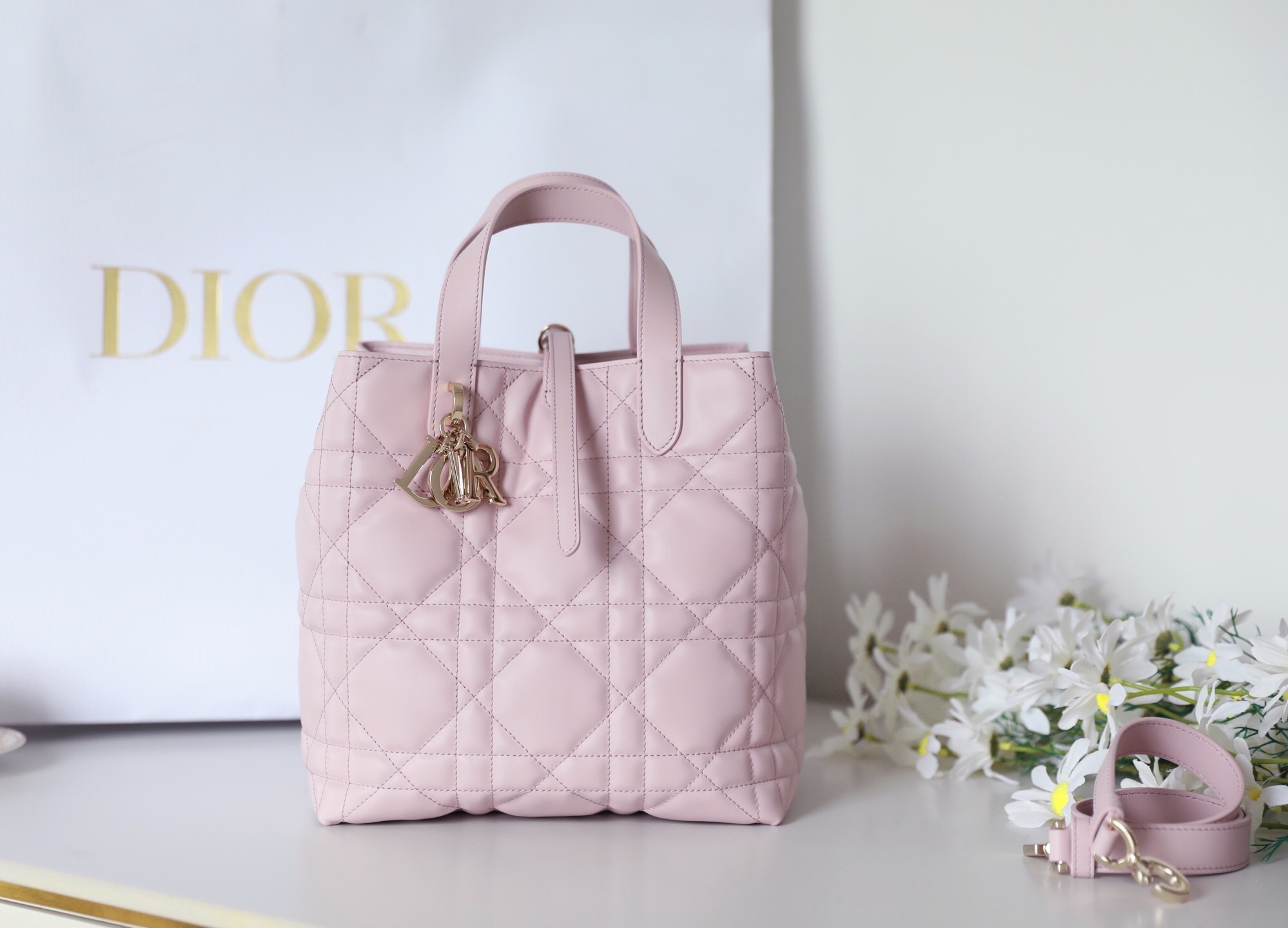 Dior Toujours bag. pink tote