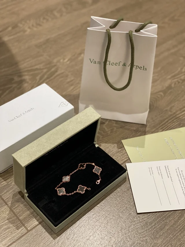 Van Cleef & Arpels Vintage Alhambra bracelet with 5 motifs in 18K rose gold and mother-of-pearl