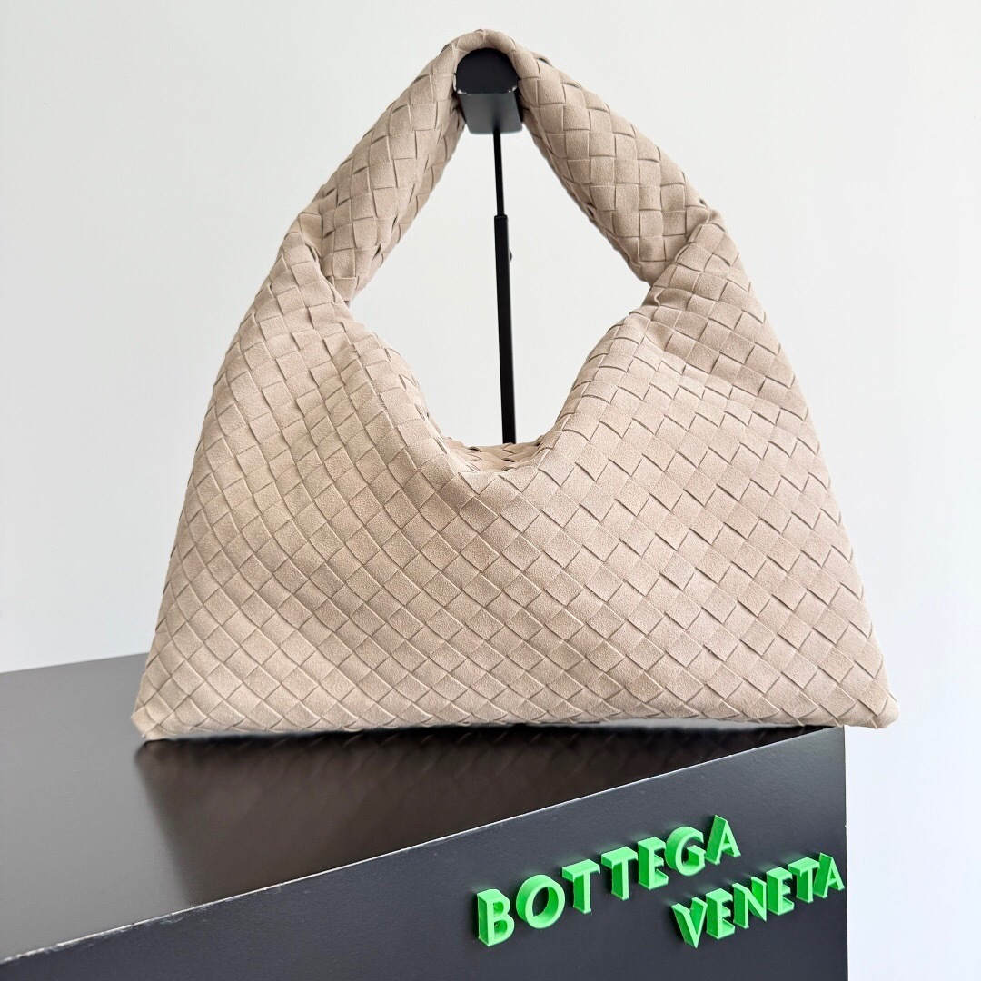 Bottega Veneta Large Hop bag in intrecciato leather