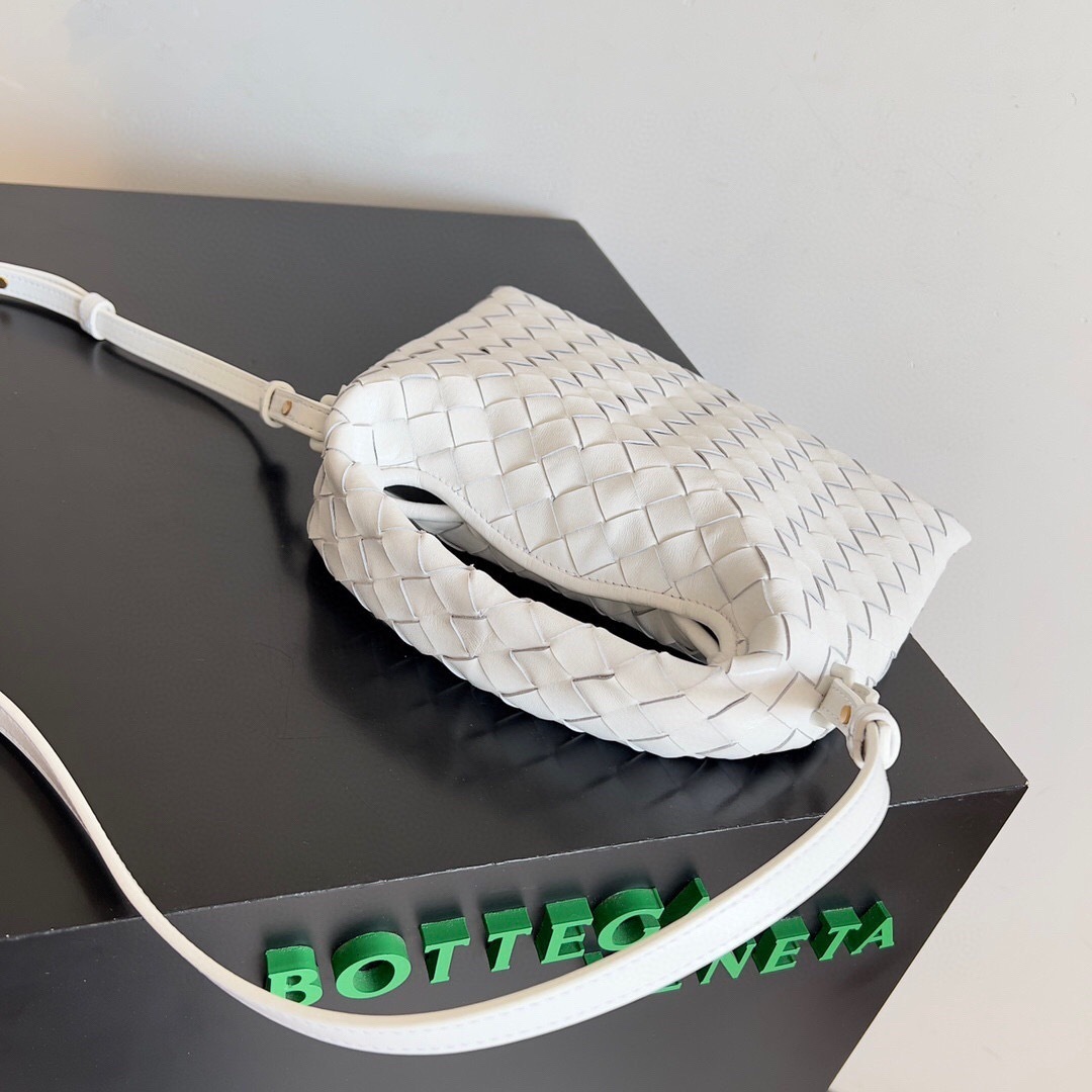 Bottega Veneta Mini Hop bag in white intrecciato leather