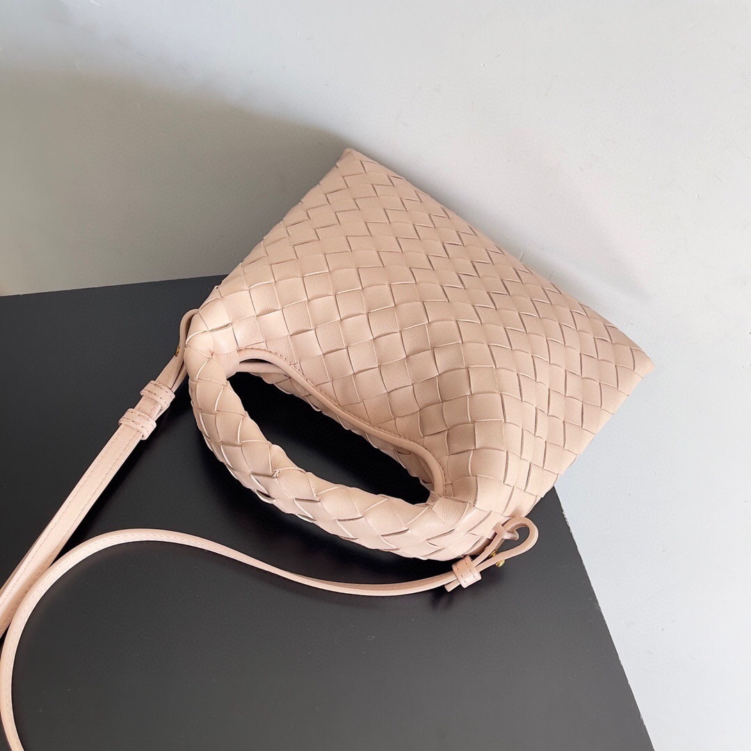 Bottega Veneta Mini Hop bag in beige calfskin leather shoulder bagwith an intrecciato weave