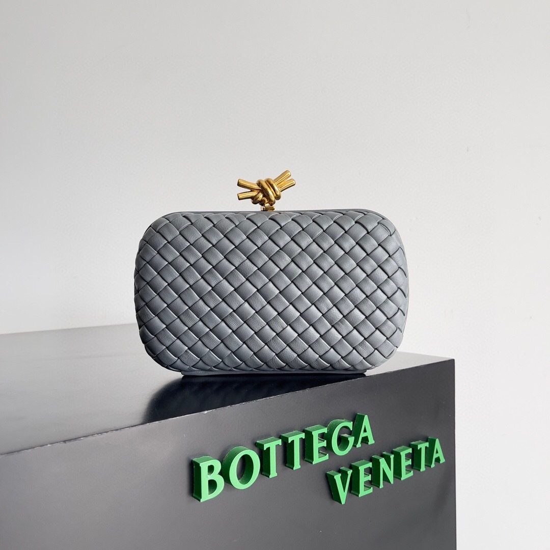 Bottega Veneta Knot clutch bag in grey intrecciato leather