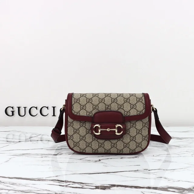 Gucci Horsebit 1955 shoulder bag in beige and brown GG Supreme canvas with red leather trim