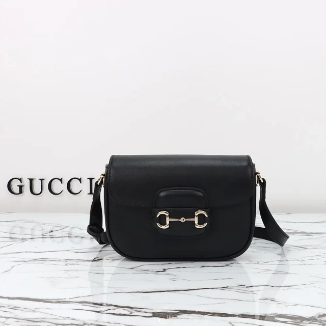 Gucci Horsebit 1955 shoulder bag in black leather with gold-toned hardware