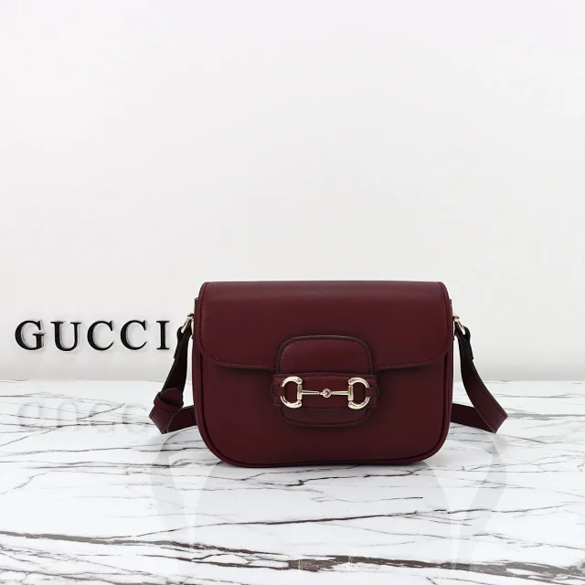 Gucci Horsebit 1955 Soft Small Shoulder Bag in bordeaux leather