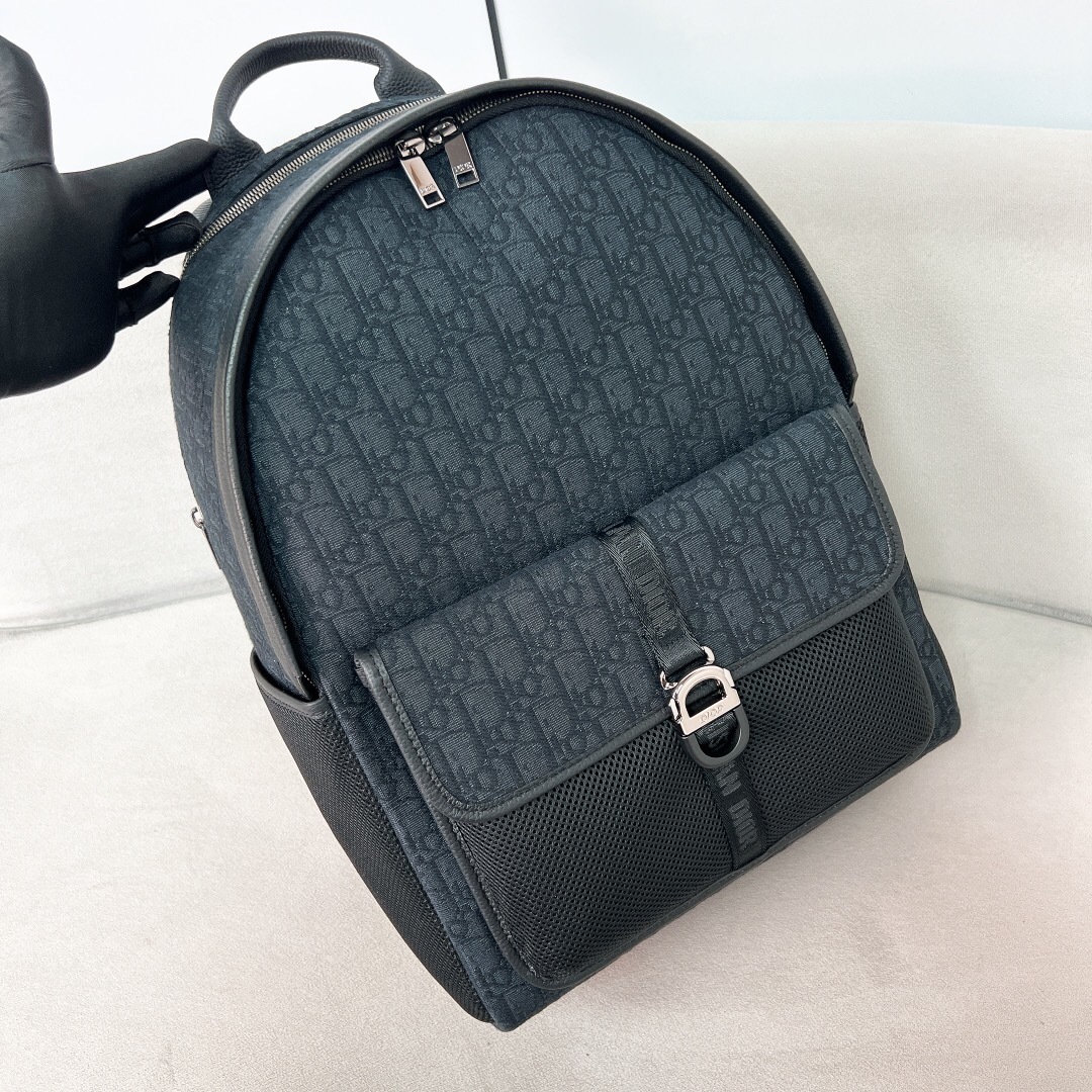 Dior 8 backpack in black Dior Oblique jacquard