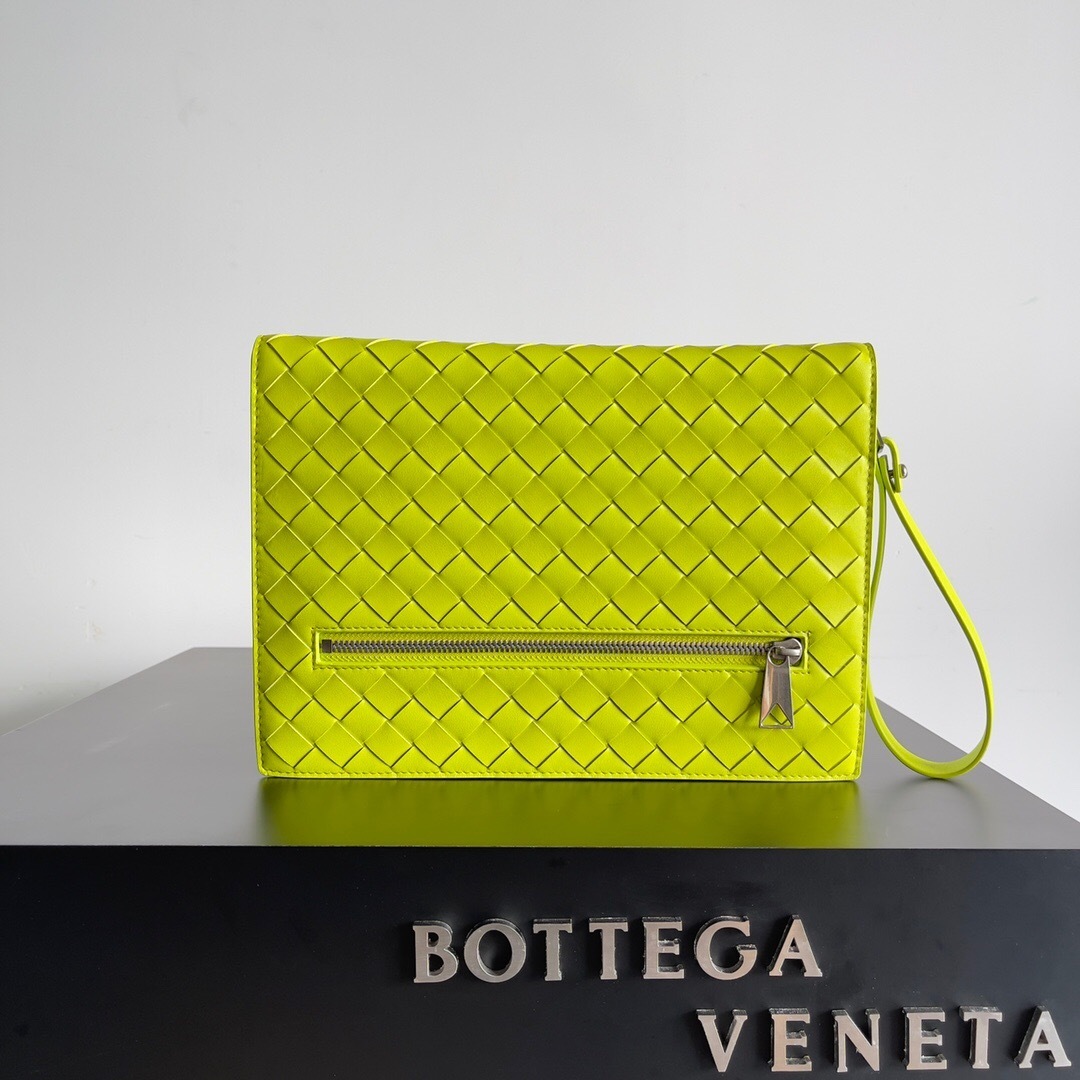 Bottega Veneta Intrecciato Document Case in green leather