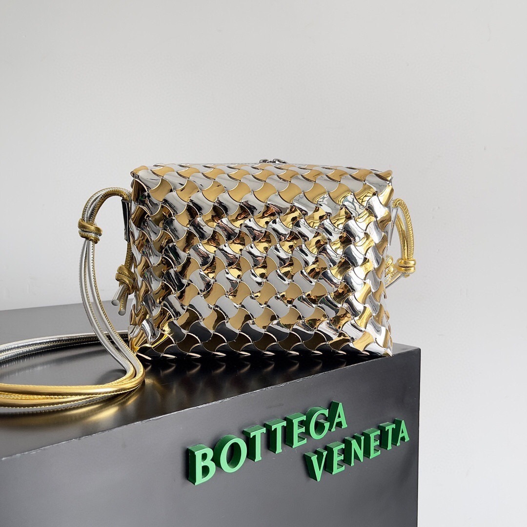 Bottega Veneta Mini Pouch Intrecciato Metallic Clutch Bag