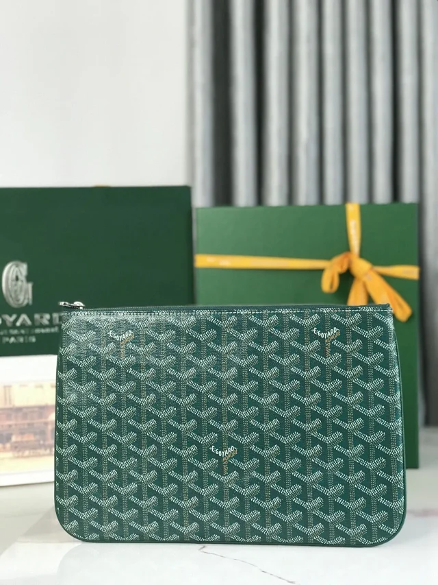 Goyard Senat MM Pouch in green
