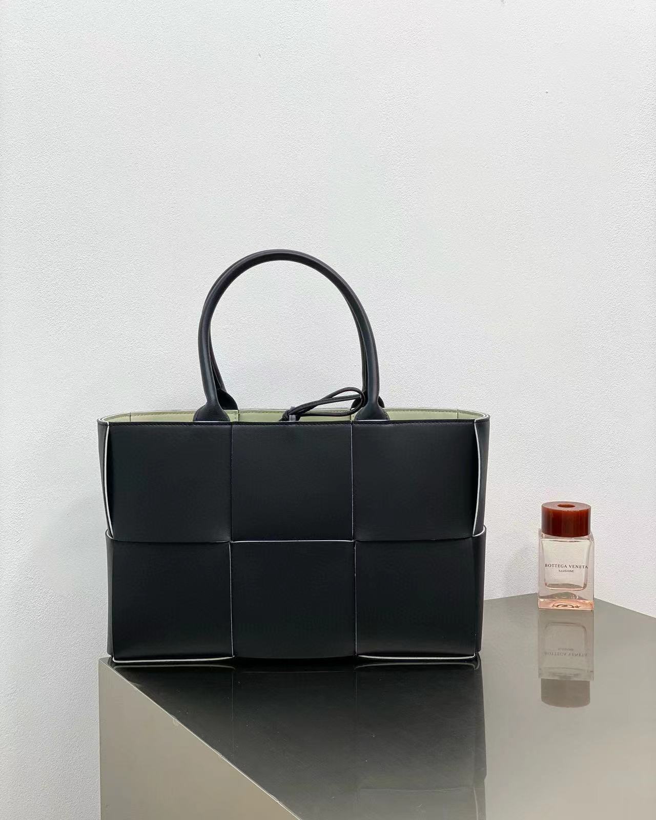 Bottega Veneta Arco tote bag