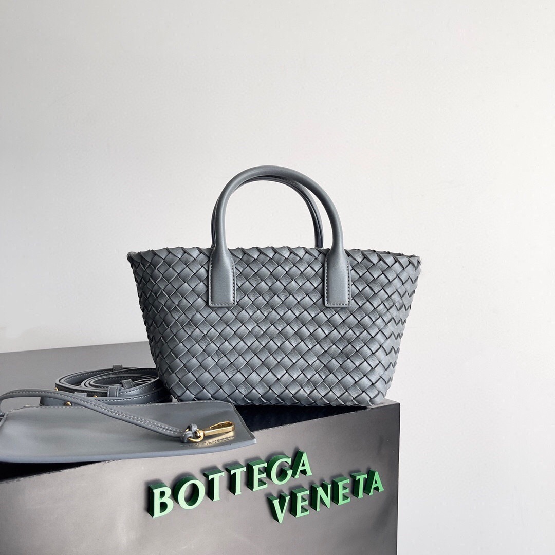 Bottega Veneta Mini Cabat tote bag