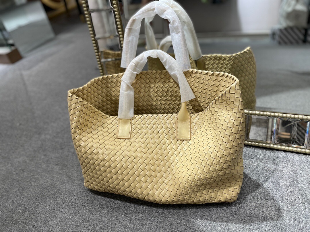Bottega Veneta Cabat bag signature Intrecciato woven leather technique tote bag