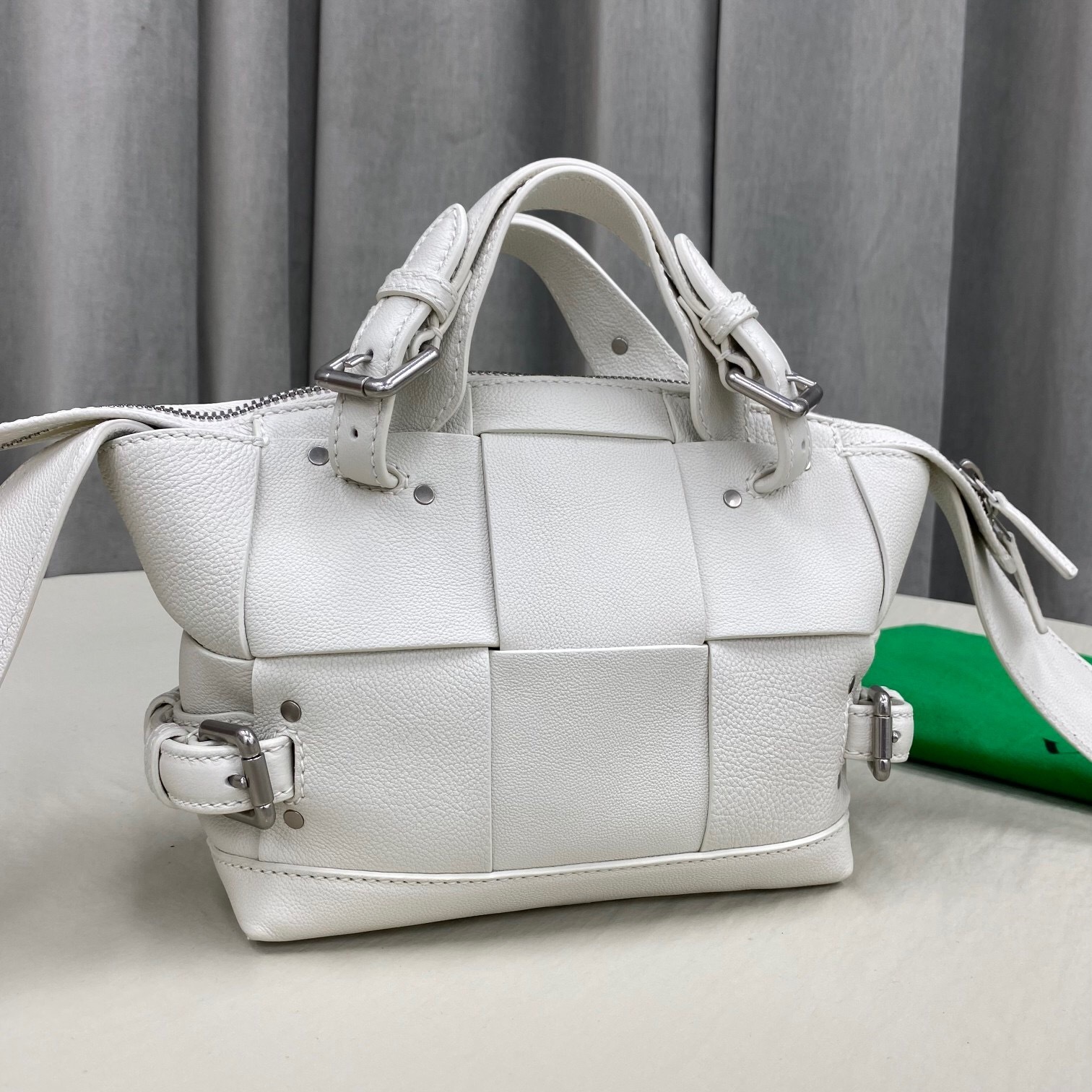 Bottega Veneta Arco Tool Tote Bag made of leather white