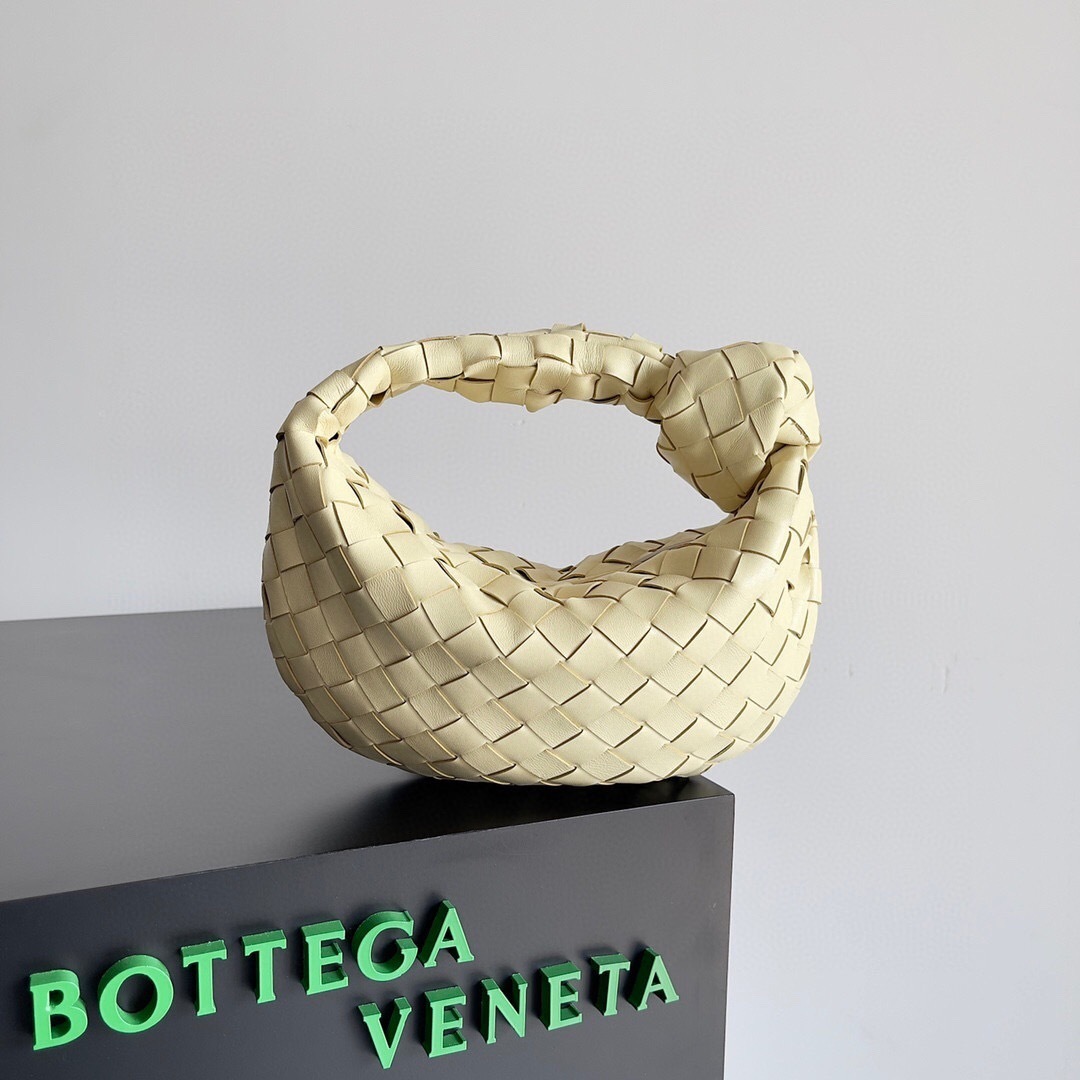 Bottega Veneta Mini Jodie bag in Intrecciato leather shoulder bag
