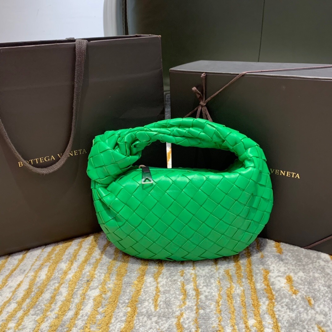 Bottega Veneta Mini Jodie bag in green intrecciato leather tote