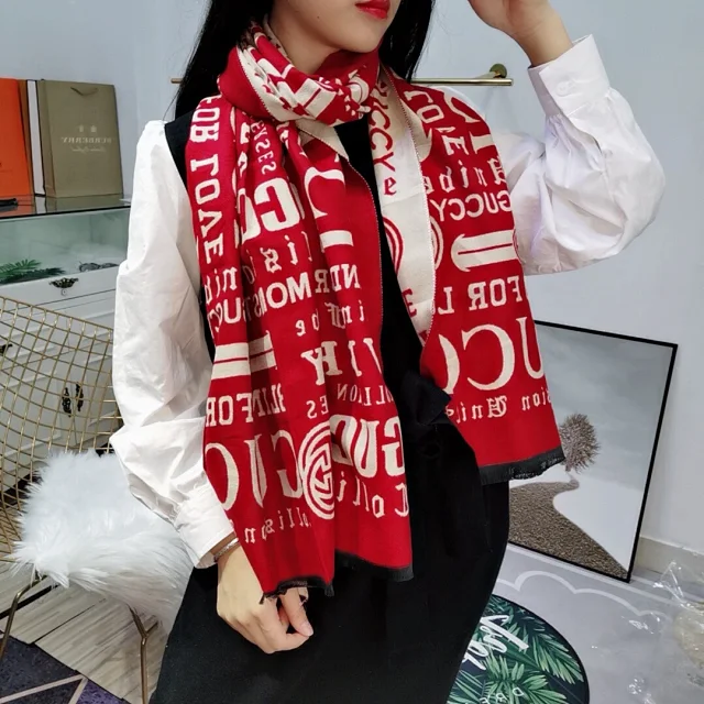 Gucci scarf red