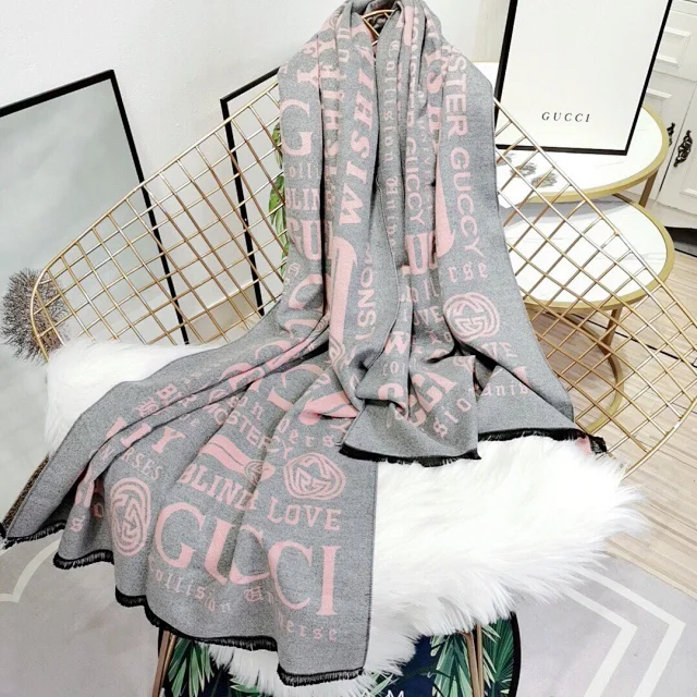 Gucci GG wool jacquard scarf