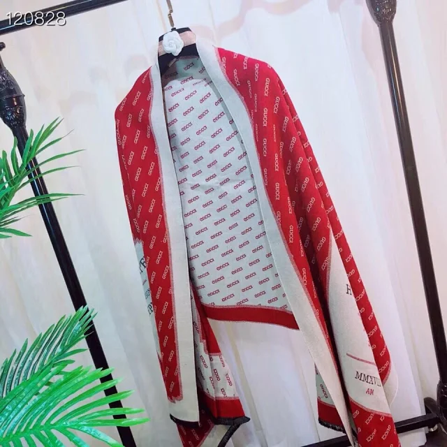 Gucci scarf with an all-over GG logo print red and white