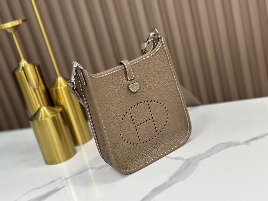 Hermes Mini Evelyne 16 shoulder bag in Étoupe color and Clémence leather