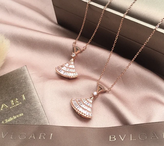 Bvlgari Divas' Dream 18k rose gold necklace with pavé diamonds