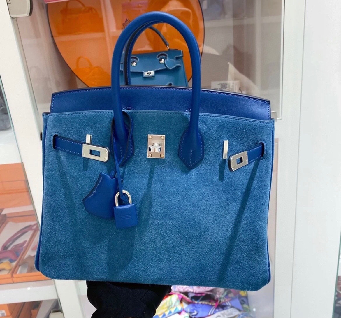 Hermes Birkin 25 handbag in blue grizzly and swift leather with palladium hardware.