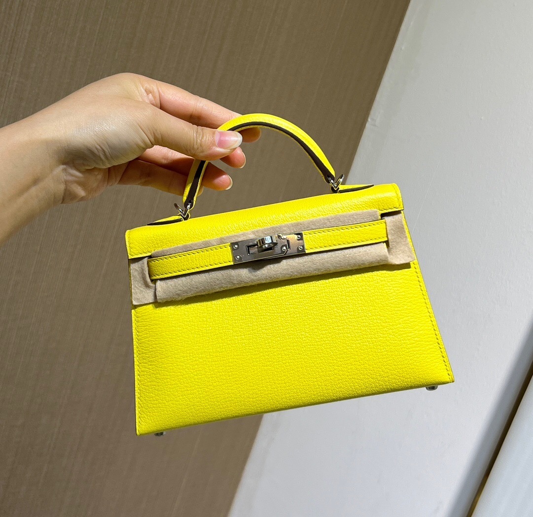 Hermes Mini Kelly 20 Sellier bag in Jaune de Naples Epsom leather